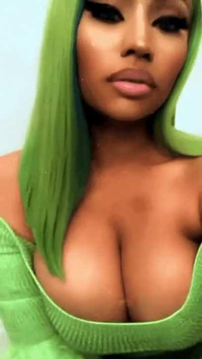 Busty Nicki