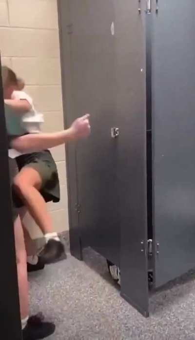 Girls start punching it out 🔥