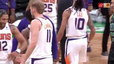 [Highlight] Saben Lee throws down the 2 hander in Boston