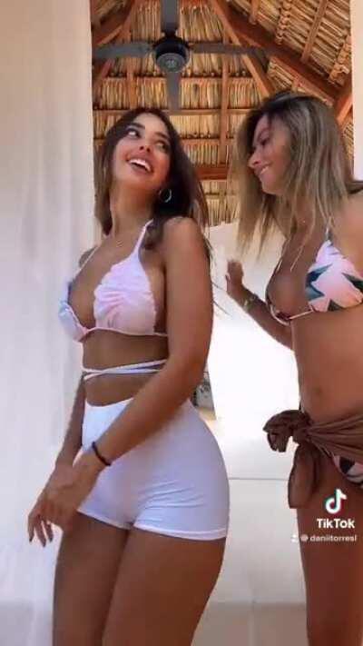 Dani Torres (@daniitorresl) & Fatima Pinto (@fatimapintoj)