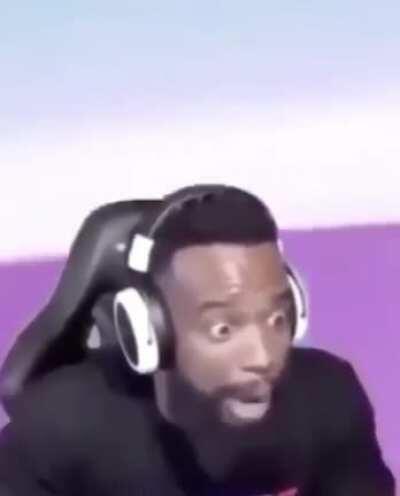 dis nigga bruce whenever he sees mediocre ass food videos on youtube