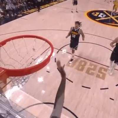 Lebron James going for the dunk