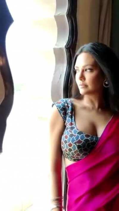 Esha Gupta bollywood actress