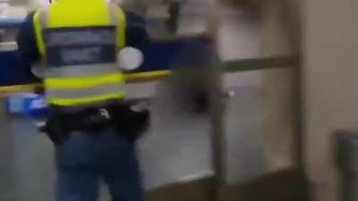 В мою смену никому не позволю дебоширить