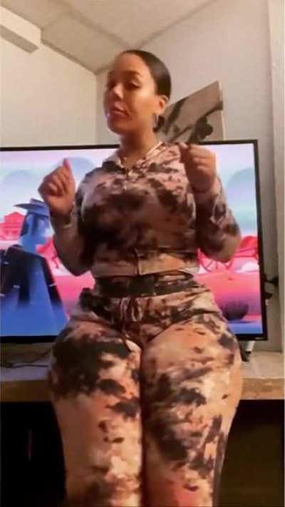 Shy Grey 🤤🍑🥴