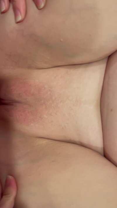 She feels so tight with her plug in