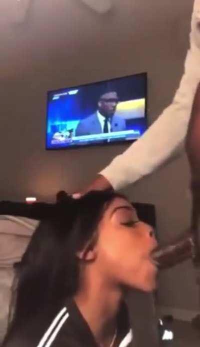 Shorty inna back blowing bubbles