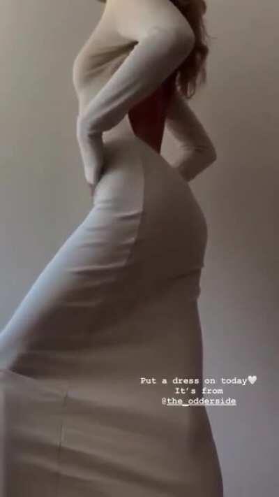 Dress (in motion)