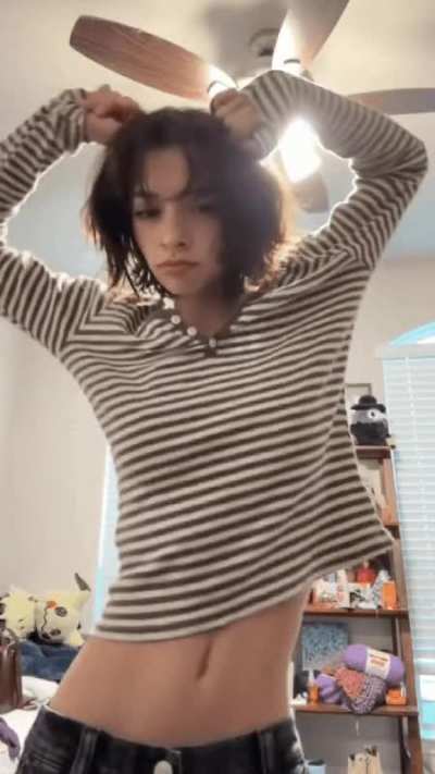 When the shirt goes up...