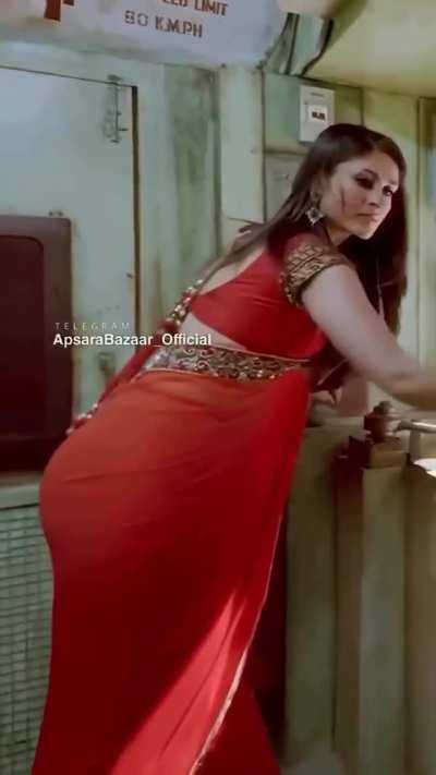 Kareena Kapoor Khan ass