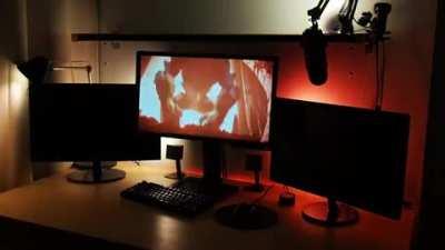 Cool backlighting reflecting the boss's attacks