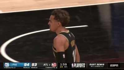 [Highlight] Trae Young beats the shot clock with a step back 3