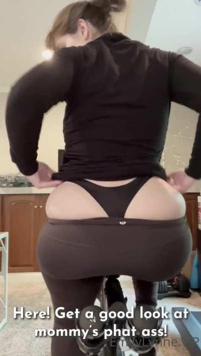 Mom Flashes You Her Phat White Ass While She's On The Exercise Bike
