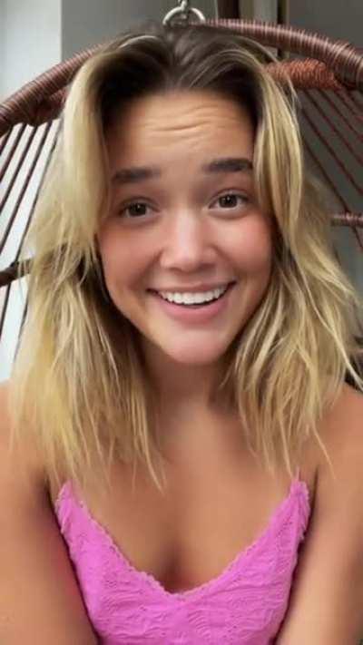 she’s effortlessly beautiful