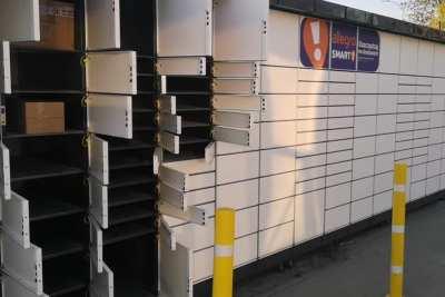 Człowiek próbuje odebrać przesyłkę a tu taka sytuacja...