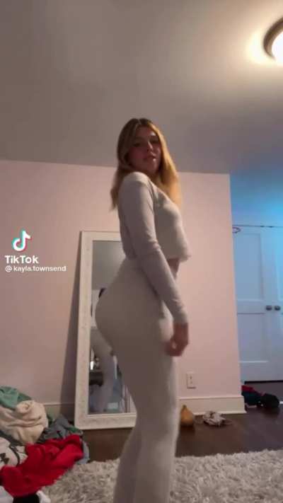 Kayla’s fat juicy ass in the white pants 