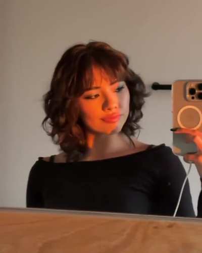 Xochitl Gomez Wink & Smile