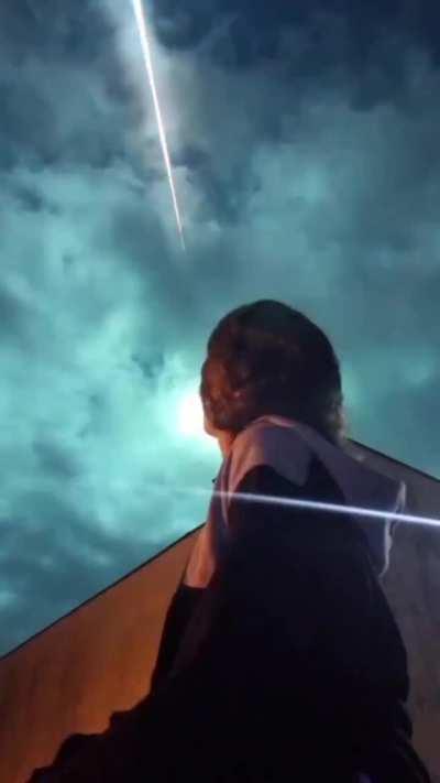 🔥 Portuguese Teenager Captures Video of a Falling Meteor