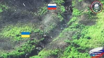 RU pov: Close range combat footage between ukrainian and russian soldiers in a trench