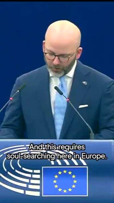 Swedish democrat gives amazing speech.