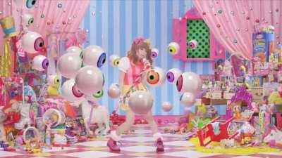 [128/128] Pon Pon Pon Bitch (Britney Spears / Kyary Pamyu Pamyu)