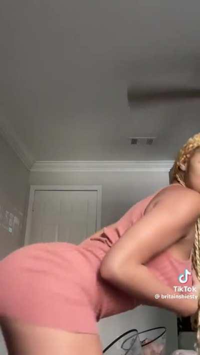 I love em lightskin 🫣