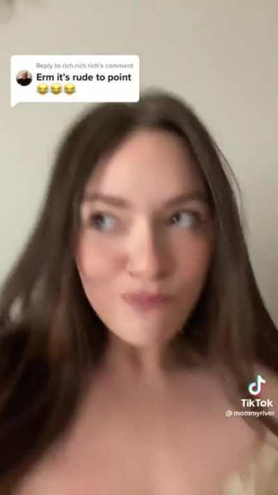 New Foopahh trend on TikTok has women put their bare nipple close to the camera and out of focus