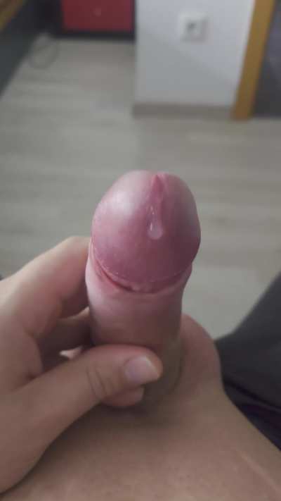 Edging and precum makes me so horny 