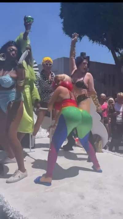 Cardi B Twerk @Pridefest