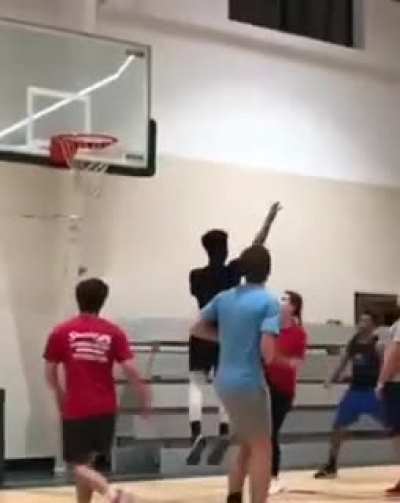 Girl owns guy in basketball 🔥🏀