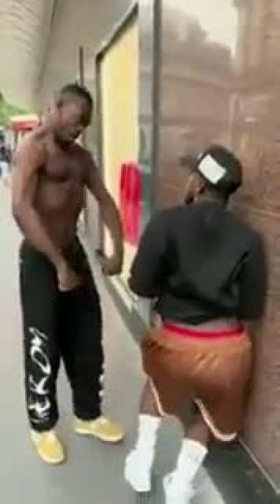 Ele ativou a defesa da reboladinha