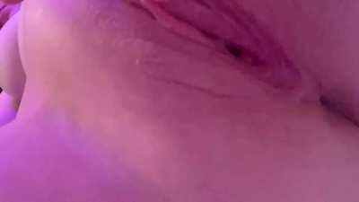 Fuck me if I’m wrong but dinosaurs still exist 🦕