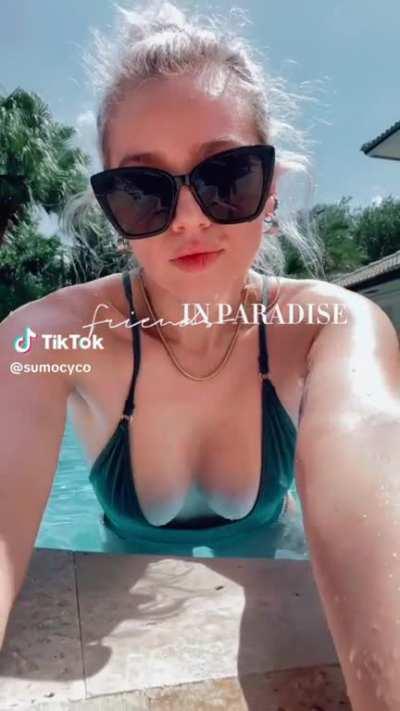 Skye Sweetnam [Sumo Cyco]