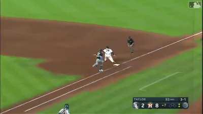 [Highlight] [Highlight] Carlos Correa with another fantastic defensive play to nab the runner at 1st