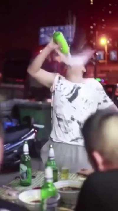 In today’s episode of “Boy, I did not know that!”: Carbonated drinks fizz up when you shake them!