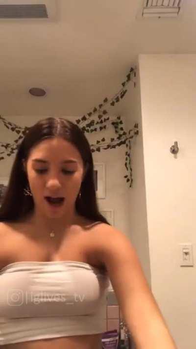 Kenzie Ziegler Shows Her Nipples