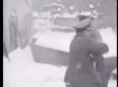 guerra de nieve con los compas 😀