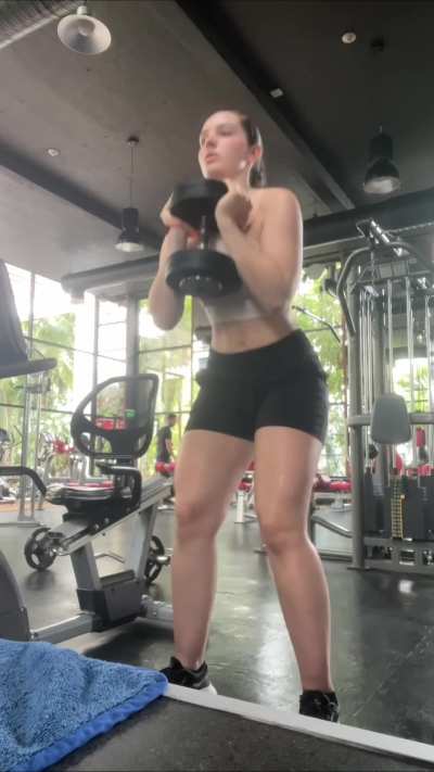 Sweaty SlimThick Thighs