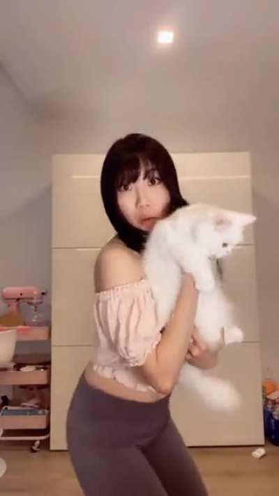 AriaSaki Is Killing Me With This Tiktok Of Hers 😩