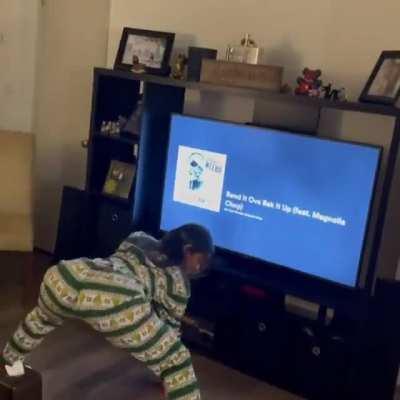 🍑🍑🍑 twerking