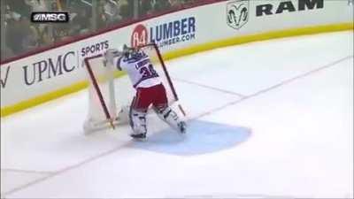 *Other team touches the puck* Matt Murray :