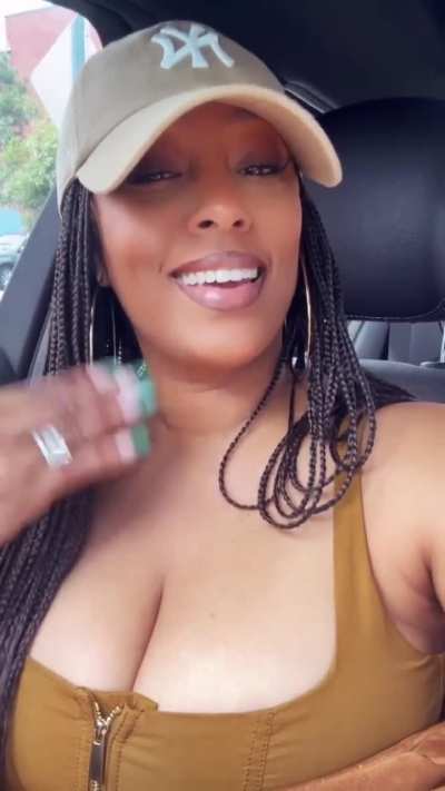 Light skinned titties