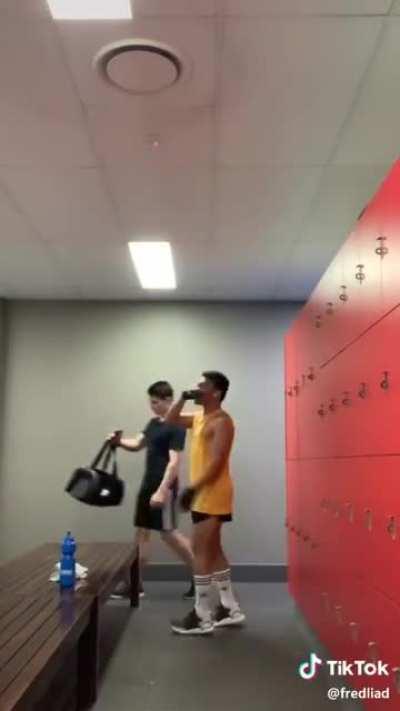 From 🧚‍♀️ to 🚶‍♂️real quick