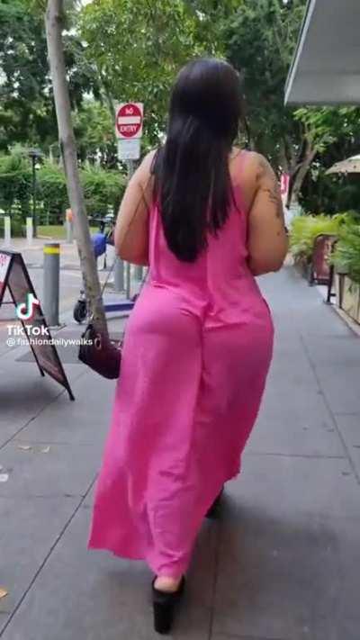 amazing dress am I right