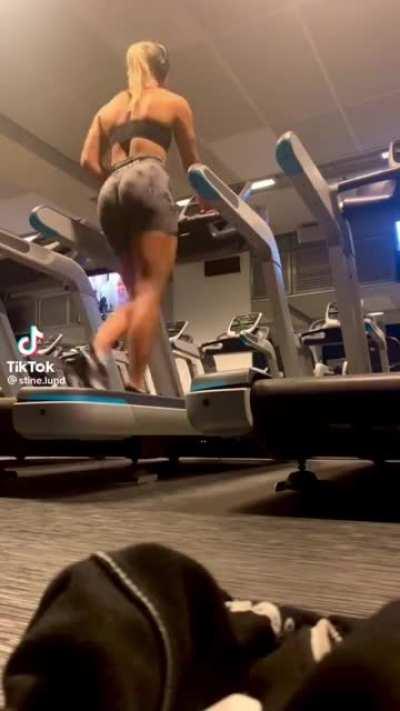 Pick one: fitwithjaz stine.lund ty_lee12