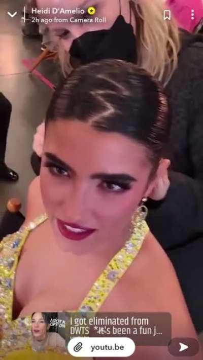 Her saying “Im so naked” is hot