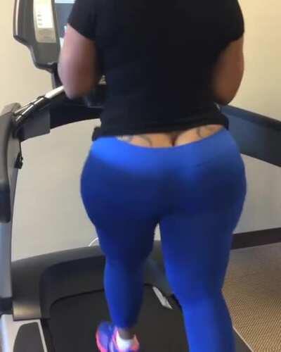 Imagine just randomly walking into the gym and you see this