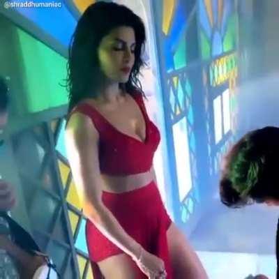 If I were her makeup artist, I would have entered that body multiple times by now