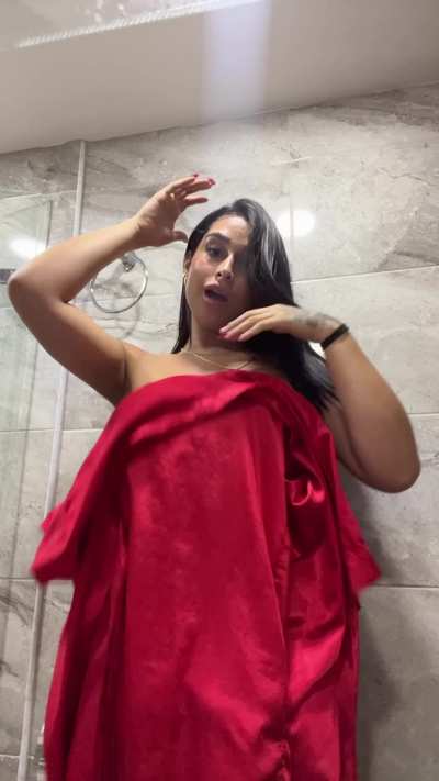 Ta colocataire te demande de lui sucer sa bite, que fais-tu ?