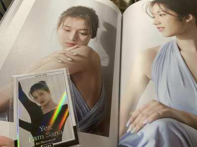 I was afraid of having buyer’s remorse after getting merchandise... but all of that went away as soon as I opened my new book 😅